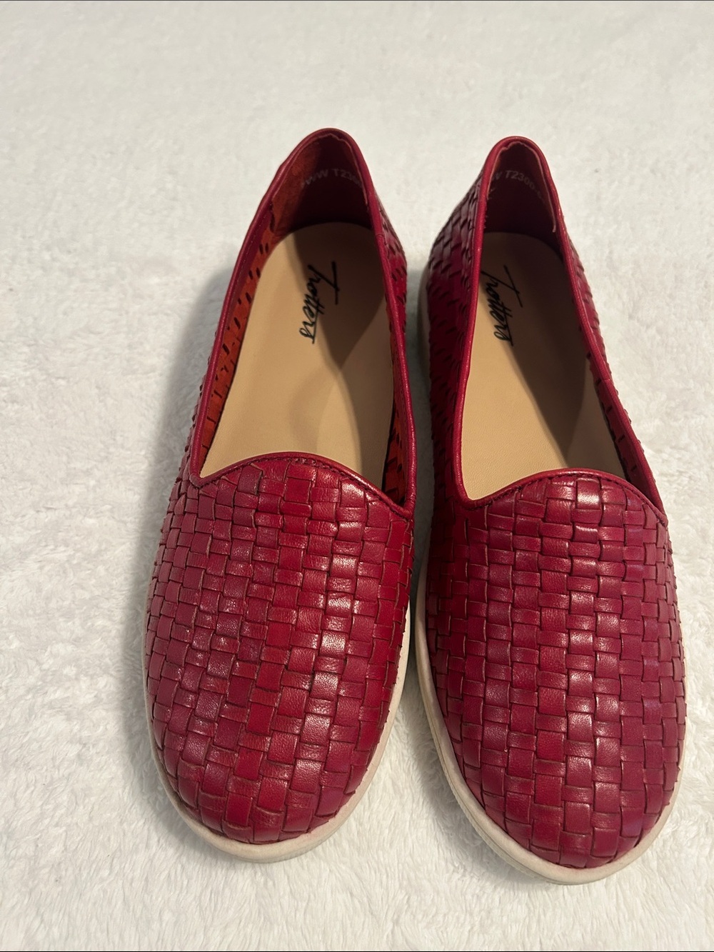 Trotters Adelina T2300-642 Womens Red Leather Slip On Loafer Flats Shoes. SZ 7WW - Picture 7 of 8